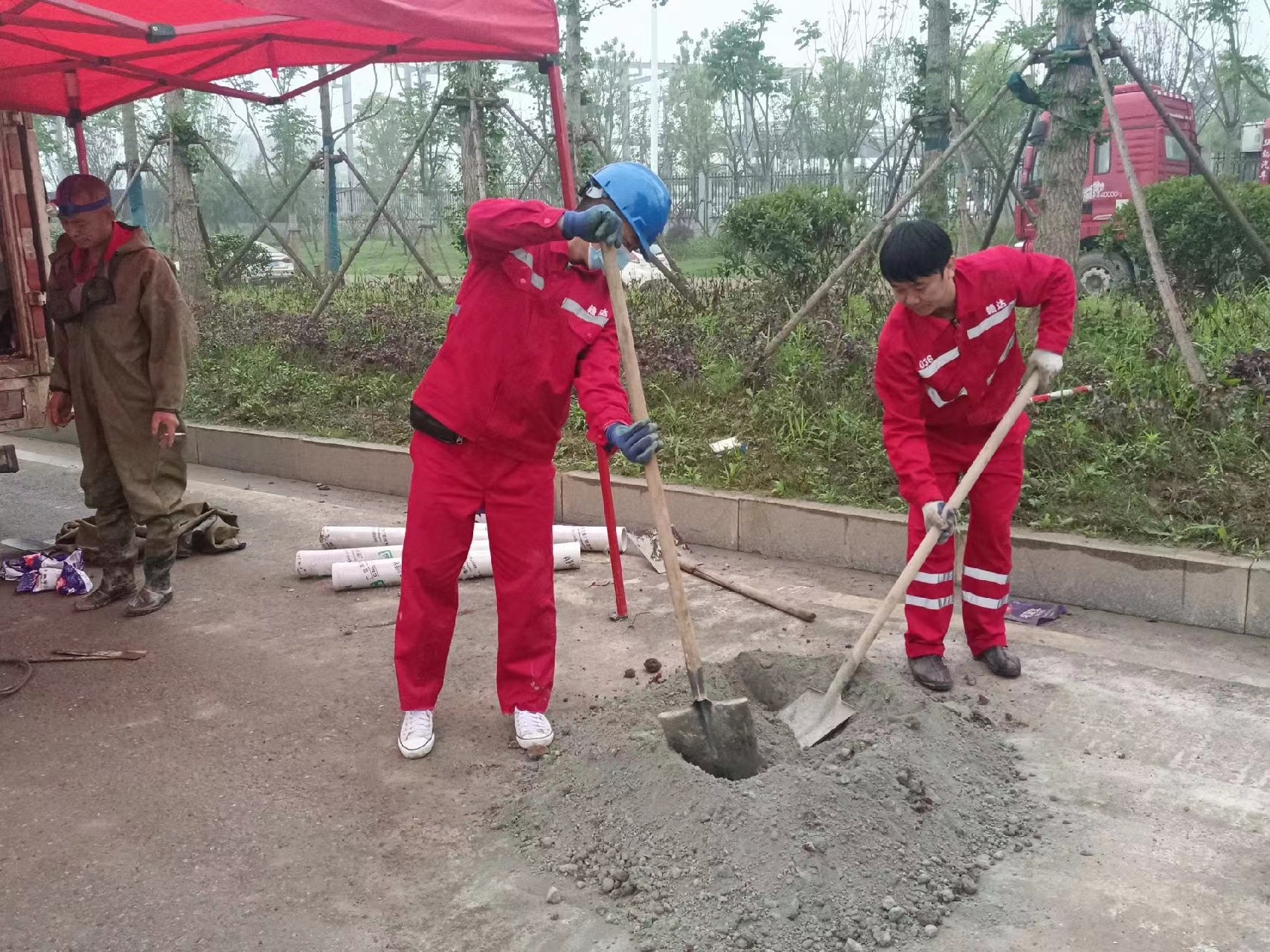 卧龙管道疏通哪家好】及时进行市政管道清淤